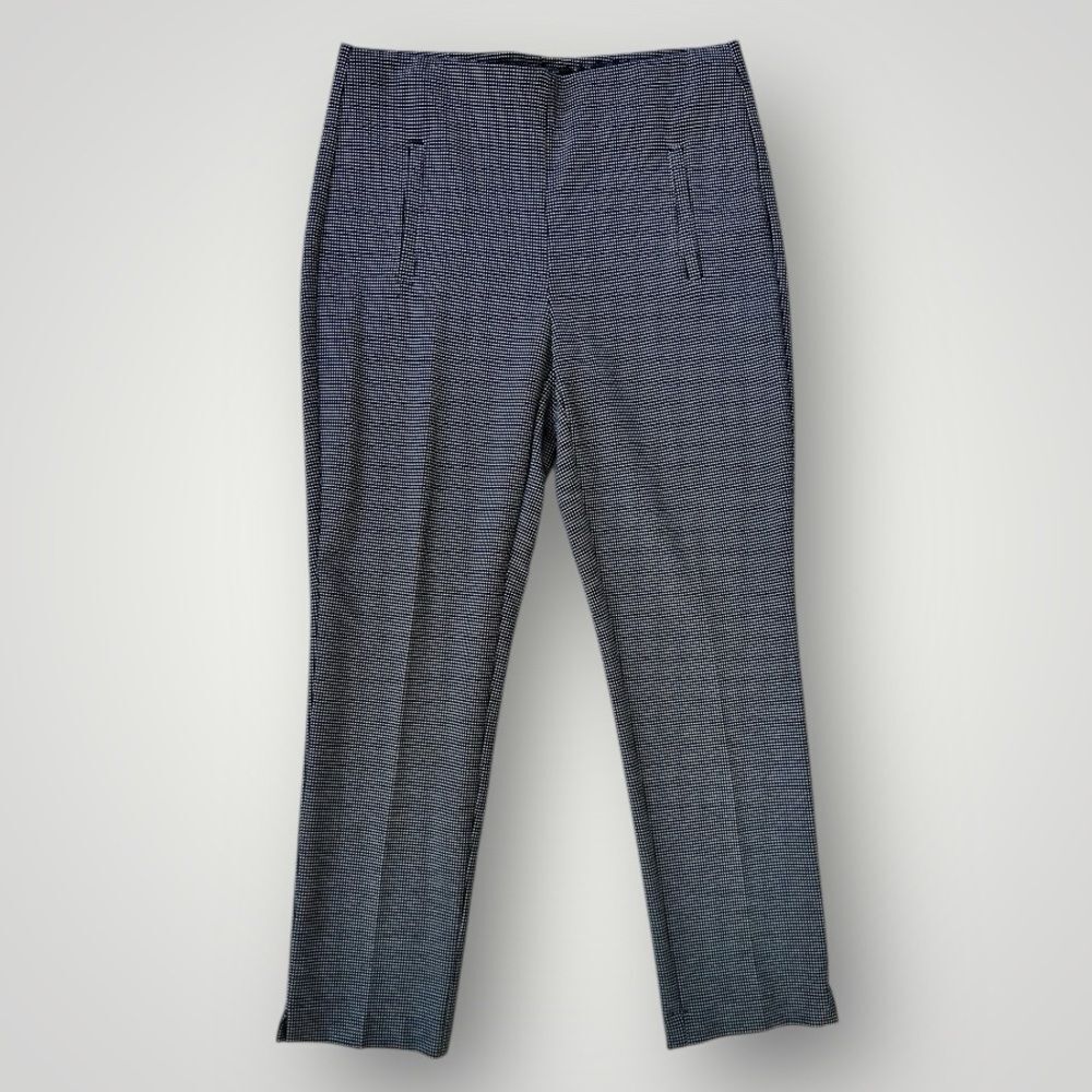 🎉5 for $45🎉 Chicos pull on pants skinny women size 4